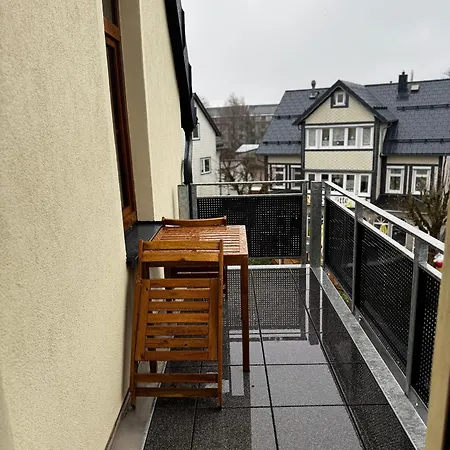 Moderne - Zentral Gelegen In *